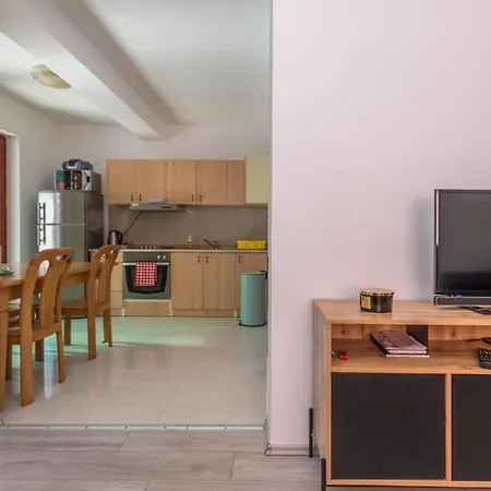 Apartment In With Wifi