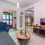 Apartmán 2 Bedroom Stunning Apartment In Biograd Na Moru