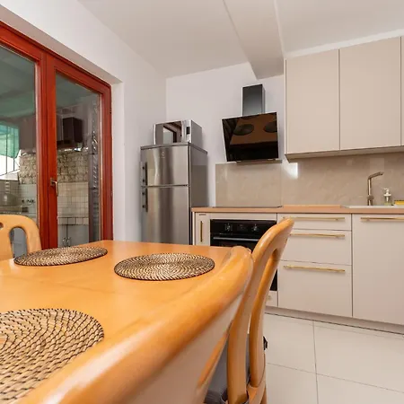 2 Bedroom In Biograd Na Moru