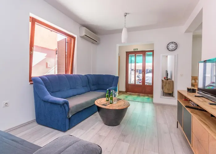 Lovely In 아파트 비오그라드나모루