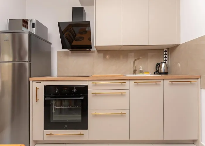 아파트 Lovely In 비오그라드나모루